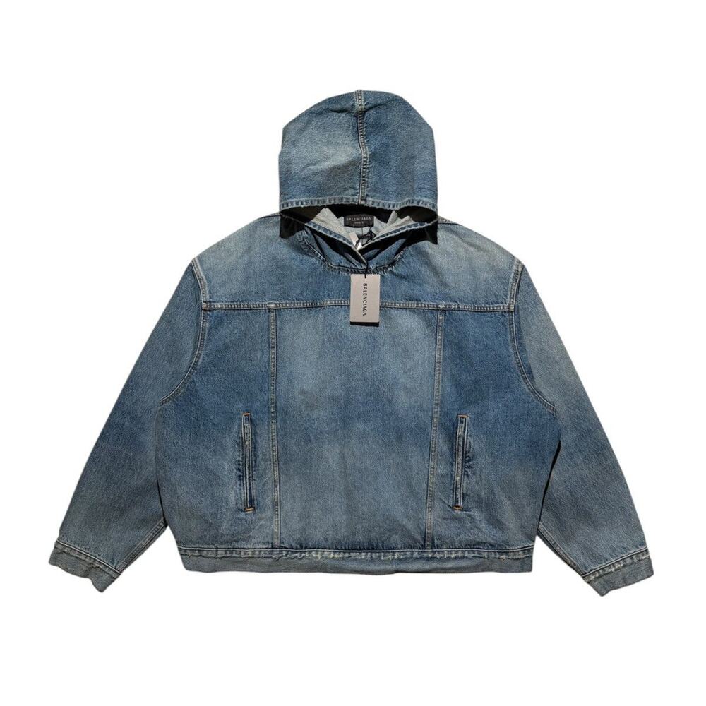 Denim hooded trucker jacket